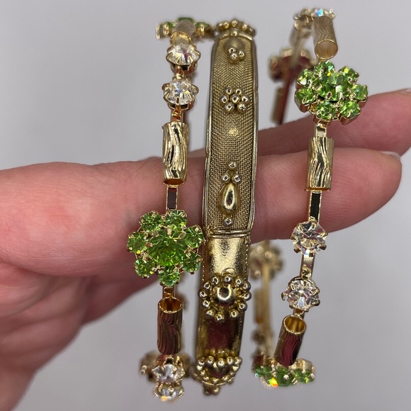 Sparkling Flower Bangle Bracelets - Picture 6 of 7